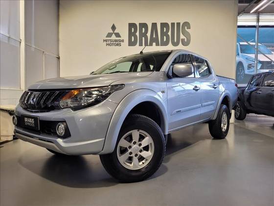 MITSUBISHI L200 TRITON 2.4 16V TURBO DIESEL SPORT GLS CD 4P 4X4 AUTOMÁTICO